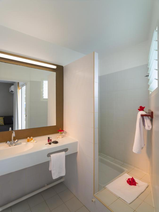 Romantique Et Bel Appartement En Bord De La Mer, Piscine Surveillee Et Belle Plage A 50M แซงต์-ฟรองซัวส์ ภายนอก รูปภาพ